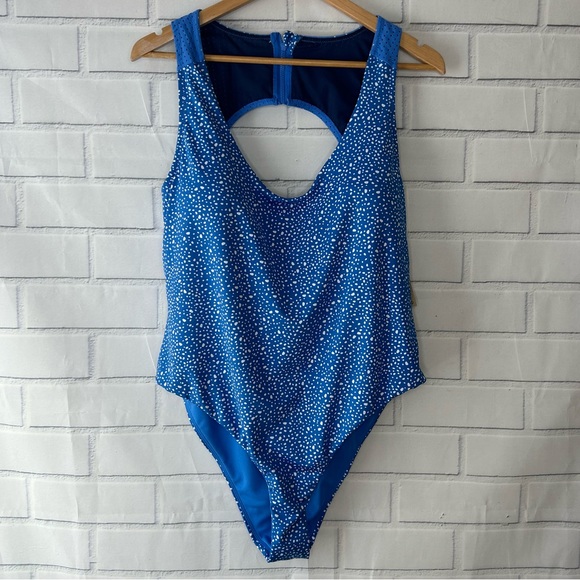 Nike Women's Water Dots Keyhole Back One Piece Swimsuit size XXL - Picture 6 of 8